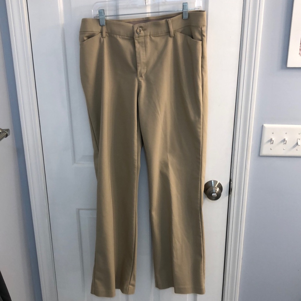 Women’s Lee flex motion size 12 khaki pants